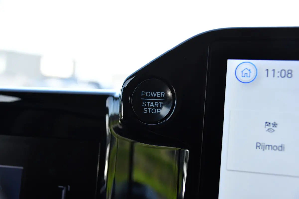 300 2.0 TDCI L1H1 Limited Black Edition Camera, Cruise, Carplay, LED, Stoelverwarming , 150pk, Sensoren, Trekhaak, Multimedia, Uniek!