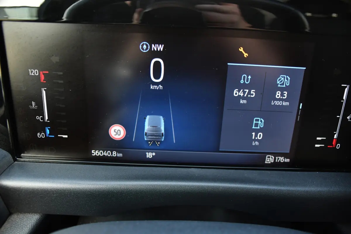 300 2.0 TDCI L1H1 Limited Black Edition Camera, Cruise, Carplay, LED, Stoelverwarming , 150pk, Sensoren, Trekhaak, Multimedia, Uniek!