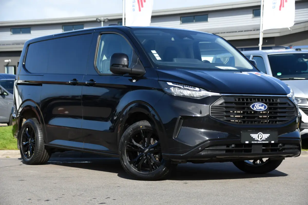 300 2.0 TDCI L1H1 Limited Black Edition Camera, Cruise, Carplay, LED, Stoelverwarming , 150pk, Sensoren, Trekhaak, Multimedia, Uniek!
