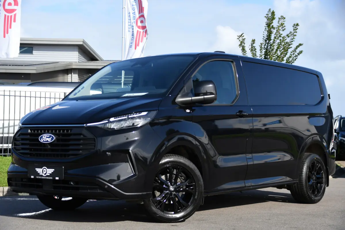 300 2.0 TDCI L1H1 Limited Black Edition Camera, Cruise, Carplay, LED, Stoelverwarming , 150pk, Sensoren, Trekhaak, Multimedia, Uniek!