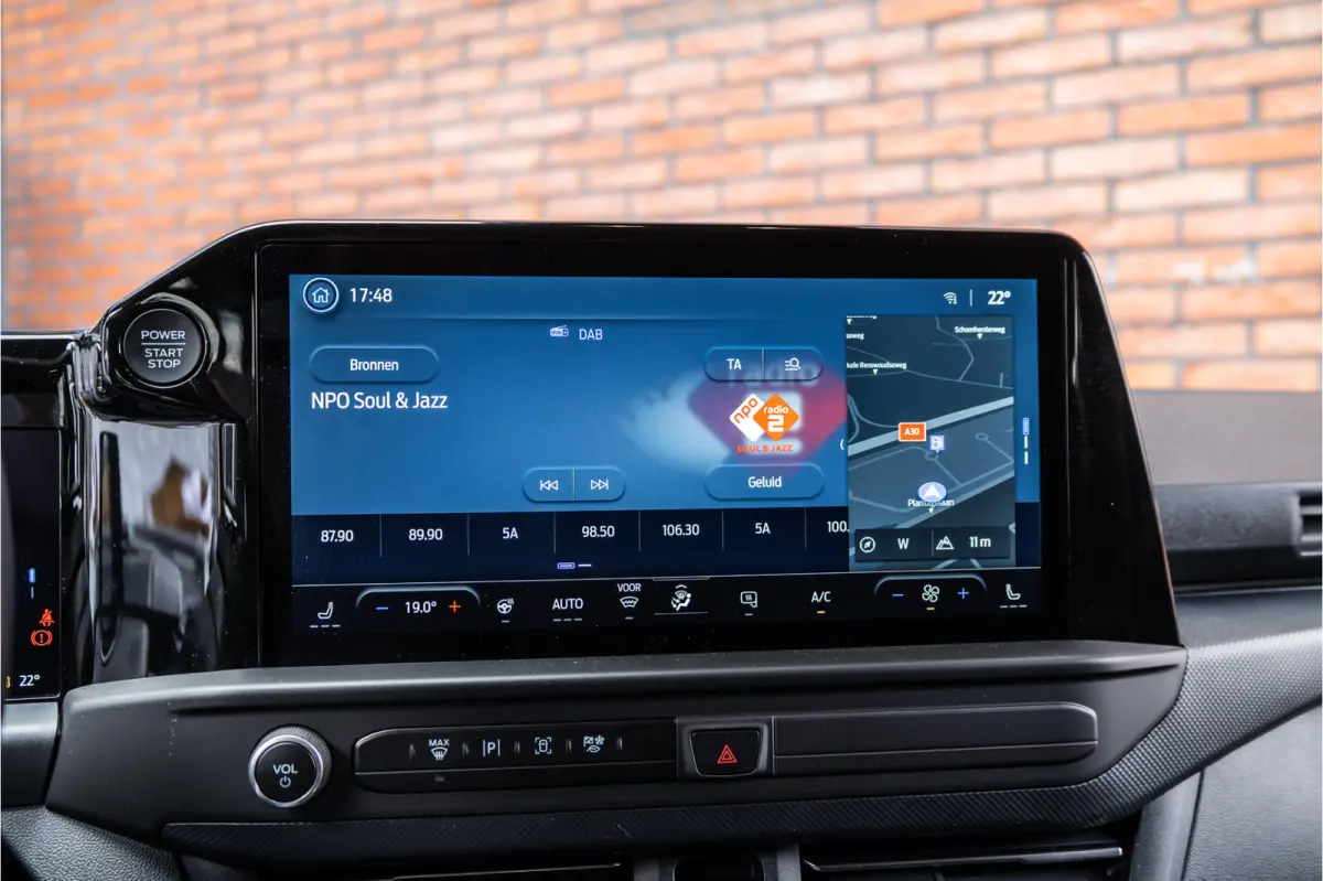 320 2.0 TDCI 150 PK L2H1 Limited | 6-zitter | ACC | Blind Spot | Navigatie | CarPlay | Camera | Trekhaak | Stoel- en stuurwielverwarming | DAB | BPM Vrij | Luxe dubbel cabine