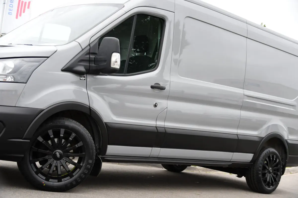 350 2.0 TDCI L3H2 Raptor Edition FACELIFT! Virtual, 360 Camera, Carplay, Adaptieve Cruise, Stoelverwarming, Stuur verwarming, 165pk, automaat, Trekhaak, Uniek!
