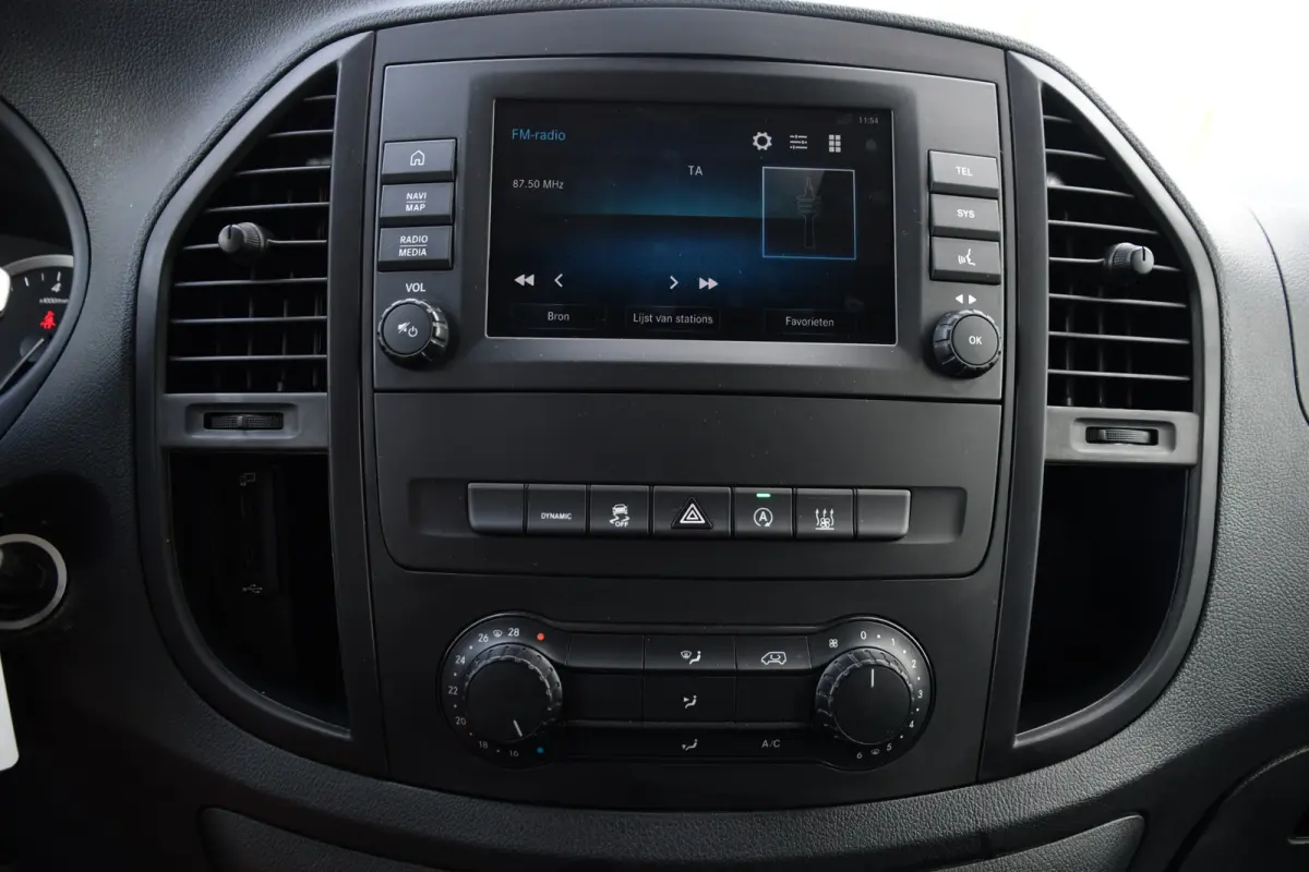 116 CDI L2 Black Edition Camera, Cruise, Carplay, LED, 164pk, Stoelverwarming, Standkachel, Automaat, Multimedia, Uniek!