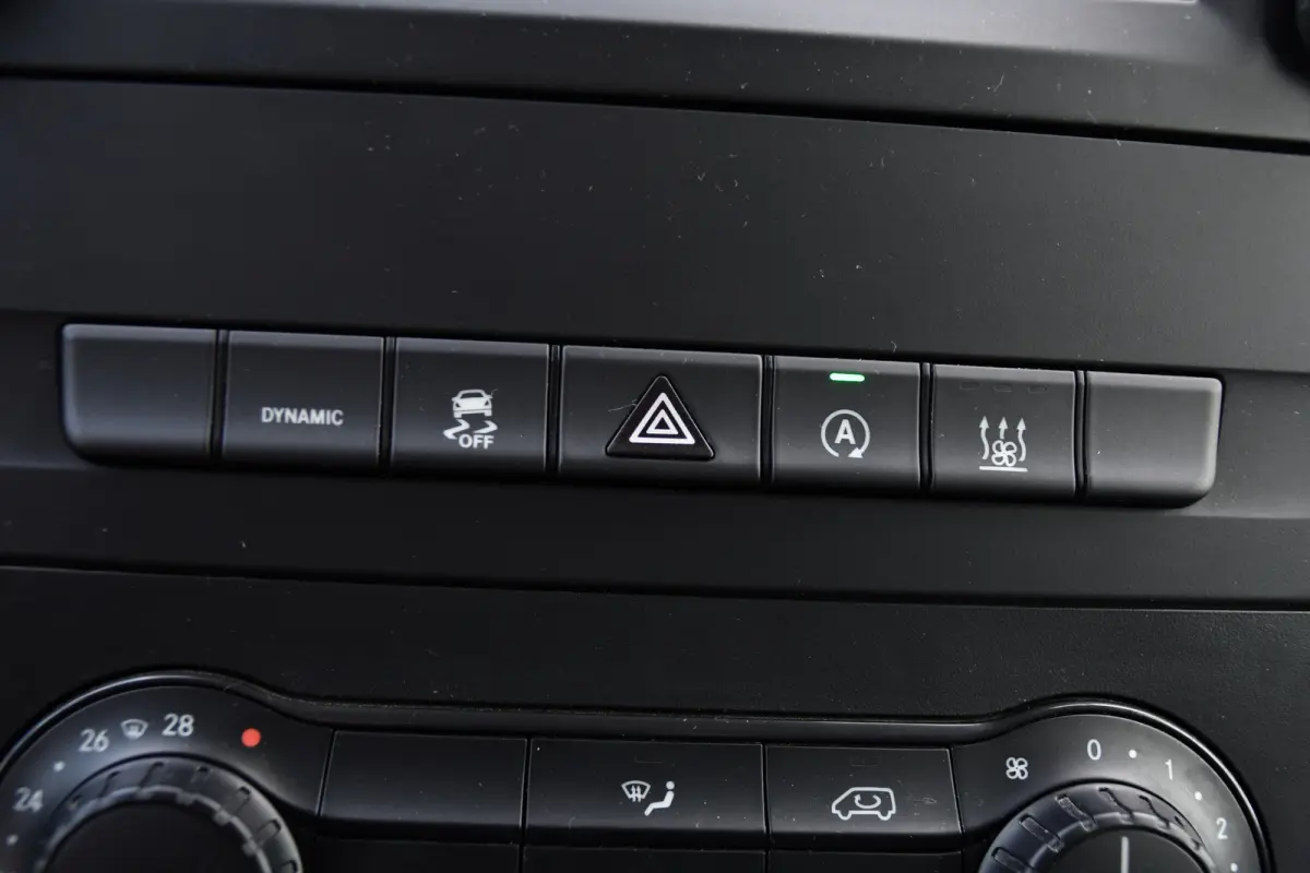 116 CDI L2 Black Edition Camera, Cruise, Carplay, LED, 164pk, Stoelverwarming, Standkachel, Automaat, Multimedia, Uniek!