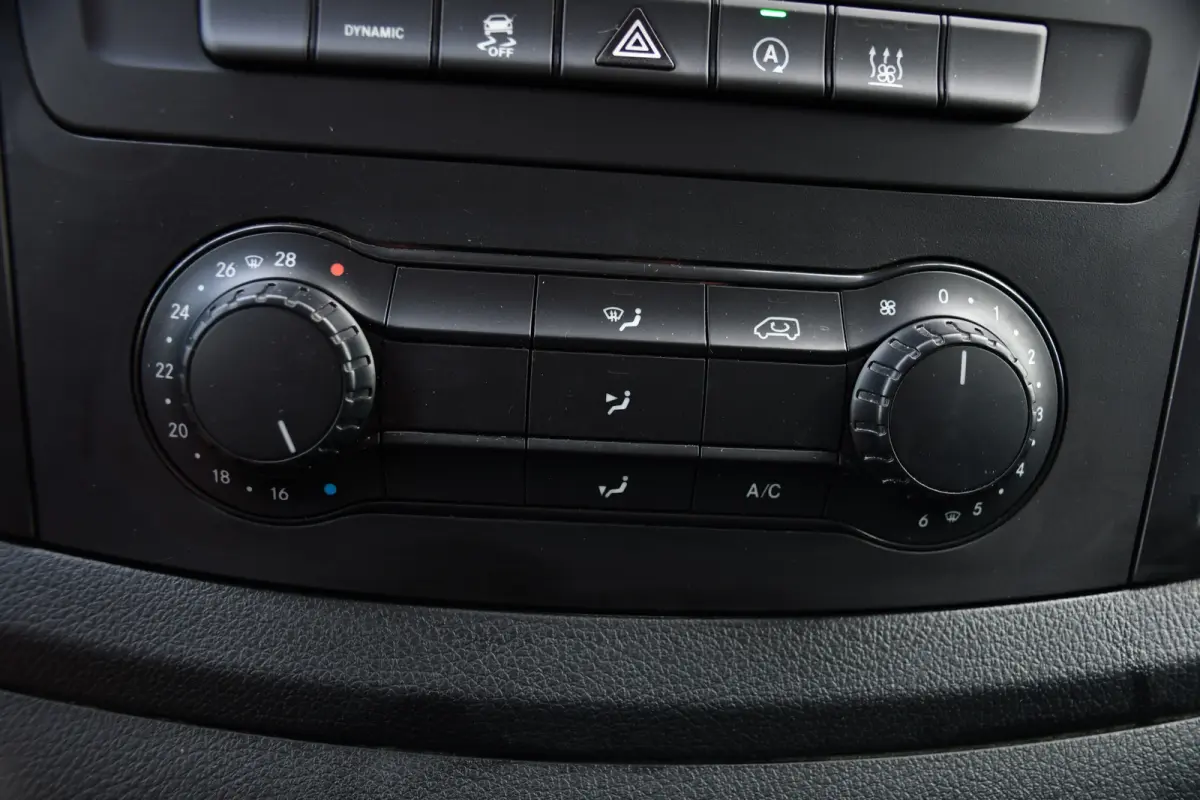 116 CDI L2 Black Edition Camera, Cruise, Carplay, LED, 164pk, Stoelverwarming, Standkachel, Automaat, Multimedia, Uniek!