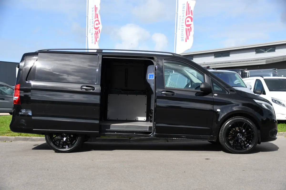 116 CDI L2 Black Edition Camera, Cruise, Carplay, LED, 164pk, Stoelverwarming, Standkachel, Automaat, Multimedia, Uniek!