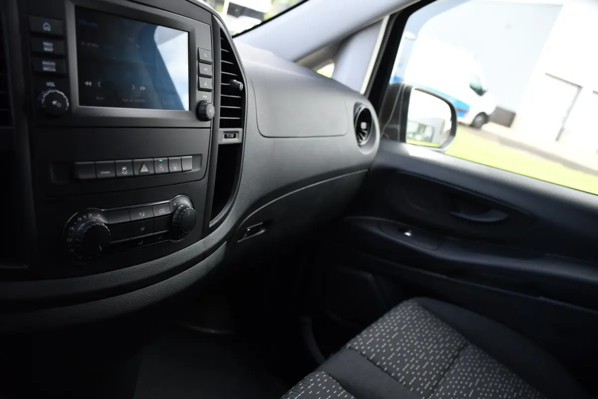 116 CDI L2 Black Edition Camera, Cruise, Carplay, LED, 164pk, Stoelverwarming, Standkachel, Automaat, Multimedia, Uniek!