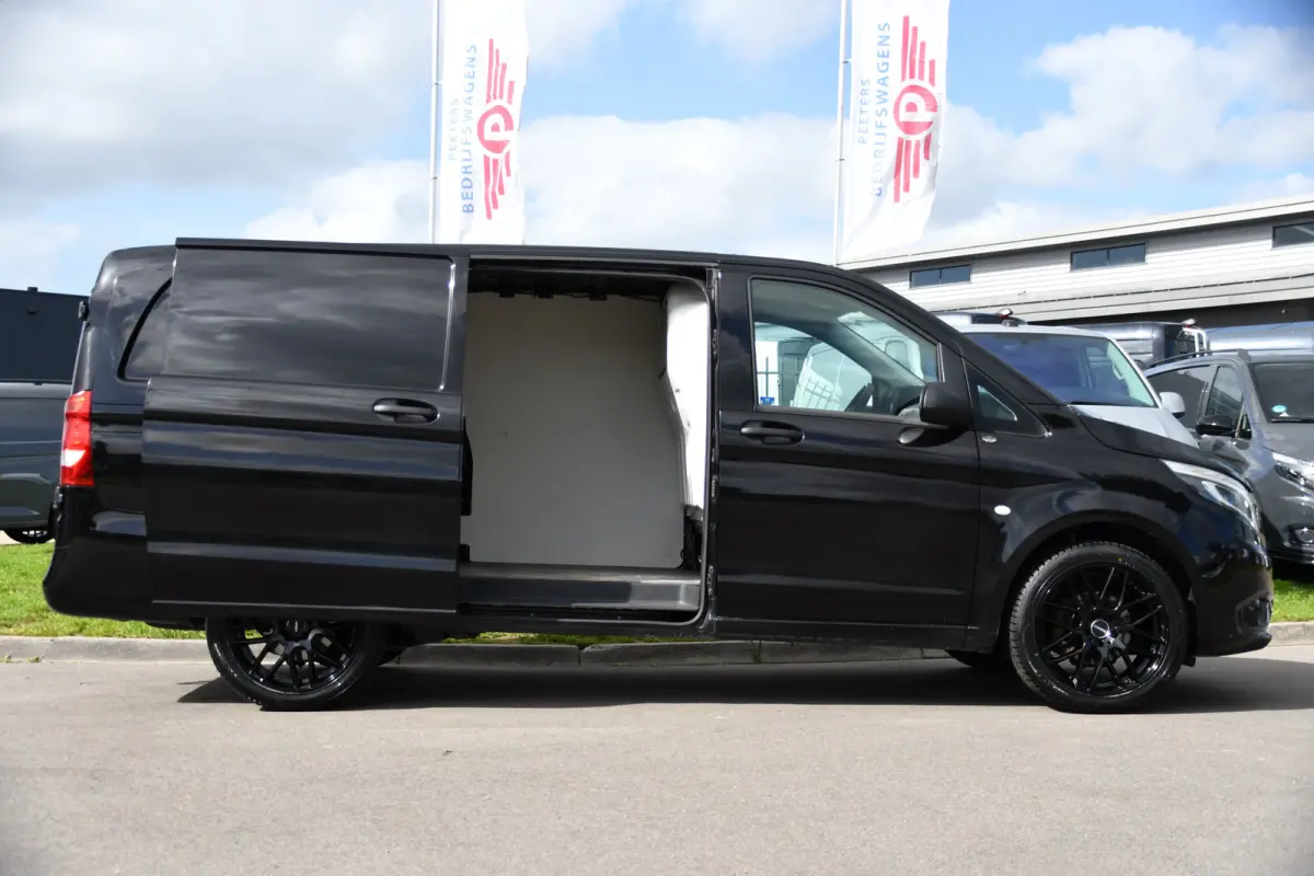 116 CDI L2 Black Edition Camera, Cruise, Carplay, LED, 164pk, Stoelverwarming, Standkachel, Automaat, Multimedia, Uniek!