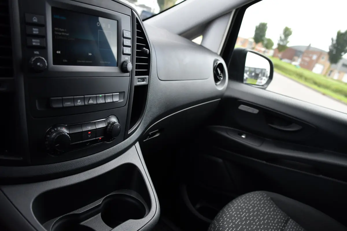 116 CDI L2 Black Edition Camera, Cruise, Carplay, LED, 164pk, Stoelverwarming, Standkachel, Automaat, Multimedia, Uniek!