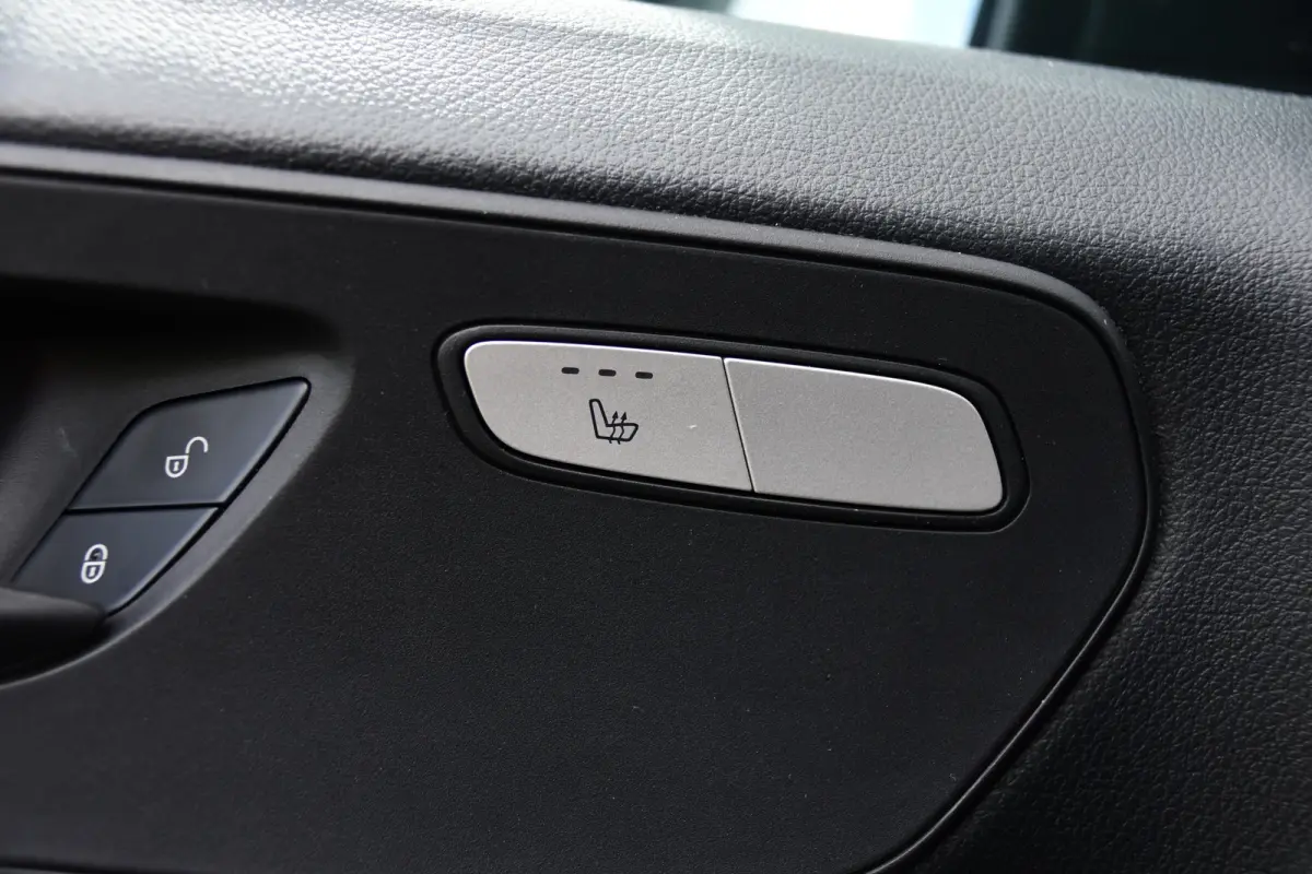 116 CDI L2 Black Edition Camera, Cruise, Carplay, LED, 164pk, Stoelverwarming, Standkachel, Automaat, Multimedia, Uniek!