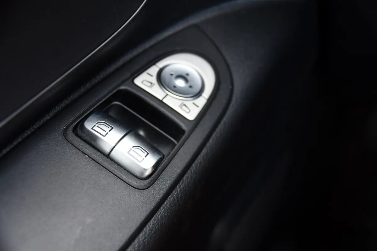 116 CDI L2 Black Edition Camera, Cruise, Carplay, LED, 164pk, Stoelverwarming, Standkachel, Automaat, Multimedia, Uniek!