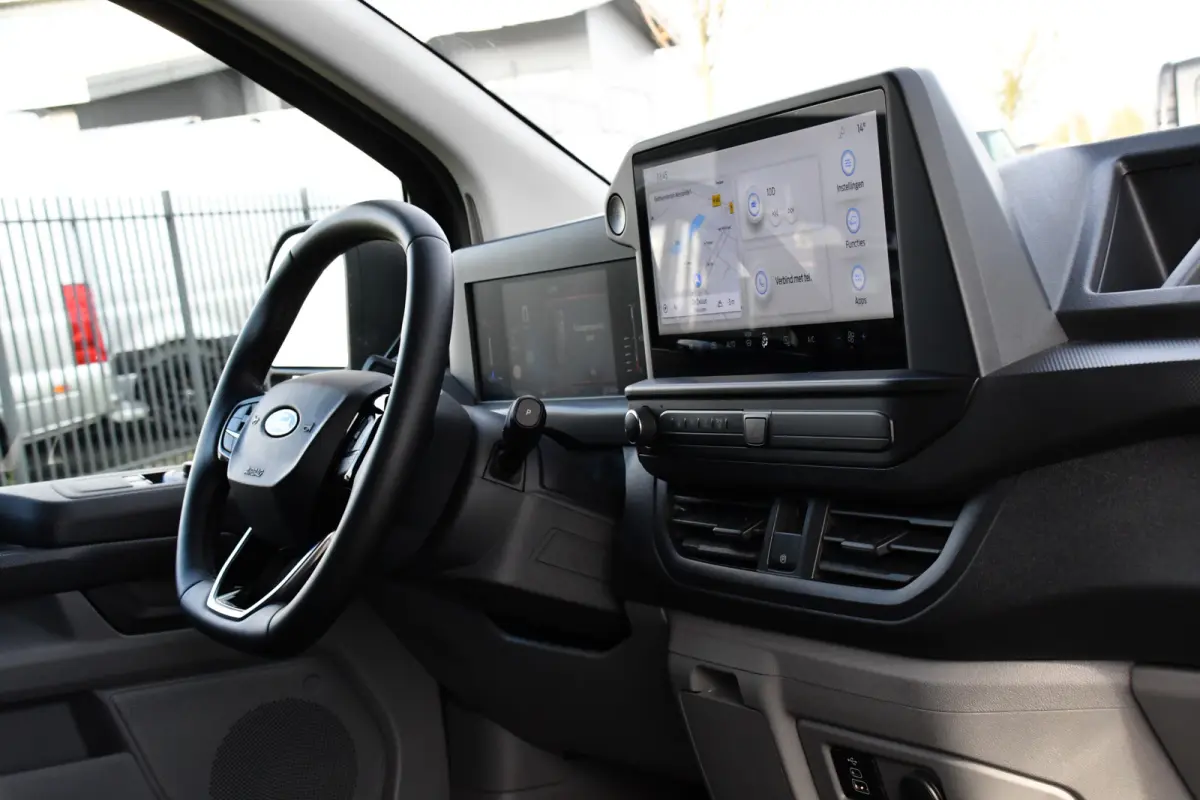 300 2.0 TDCI L1H1 Black Edition Virtual, Cruise, Carplay, Camera, LED, Automaat, 136pk, Stoelverwarming, Multimedia, Uniek!