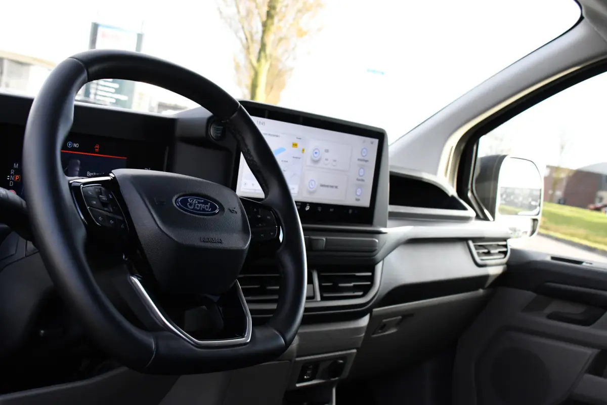 300 2.0 TDCI L1H1 Black Edition Virtual, Cruise, Carplay, Camera, LED, Automaat, 136pk, Stoelverwarming, Multimedia, Uniek!