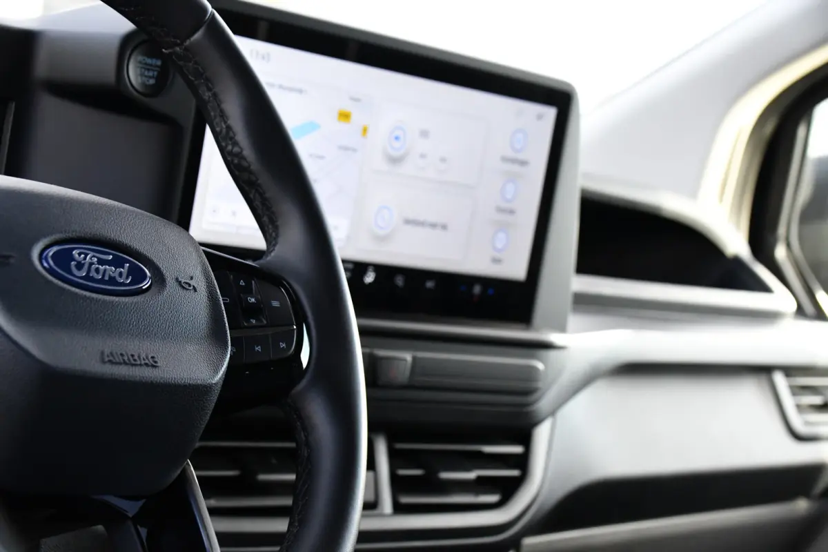 300 2.0 TDCI L1H1 Black Edition Virtual, Cruise, Carplay, Camera, LED, Automaat, 136pk, Stoelverwarming, Multimedia, Uniek!