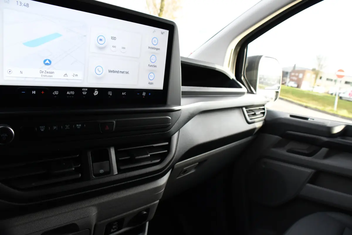 300 2.0 TDCI L1H1 Black Edition Virtual, Cruise, Carplay, Camera, LED, Automaat, 136pk, Stoelverwarming, Multimedia, Uniek!