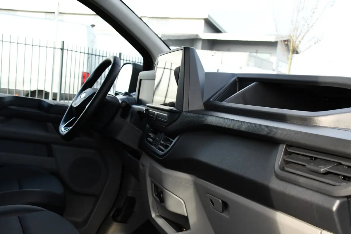 300 2.0 TDCI L1H1 Black Edition Virtual, Cruise, Carplay, Camera, LED, Automaat, 136pk, Stoelverwarming, Multimedia, Uniek!