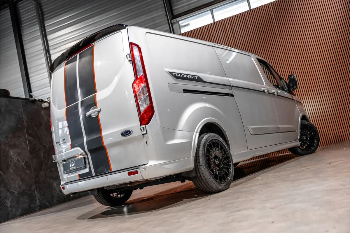 320 2.0 TDCI 185 PK L2H1 Sport | L+R Schuifdeur | CarPlay | Camera | Navigatie | Trekhaak | Stoelverwarming | Cruise control | DAB | Nieuwe APK