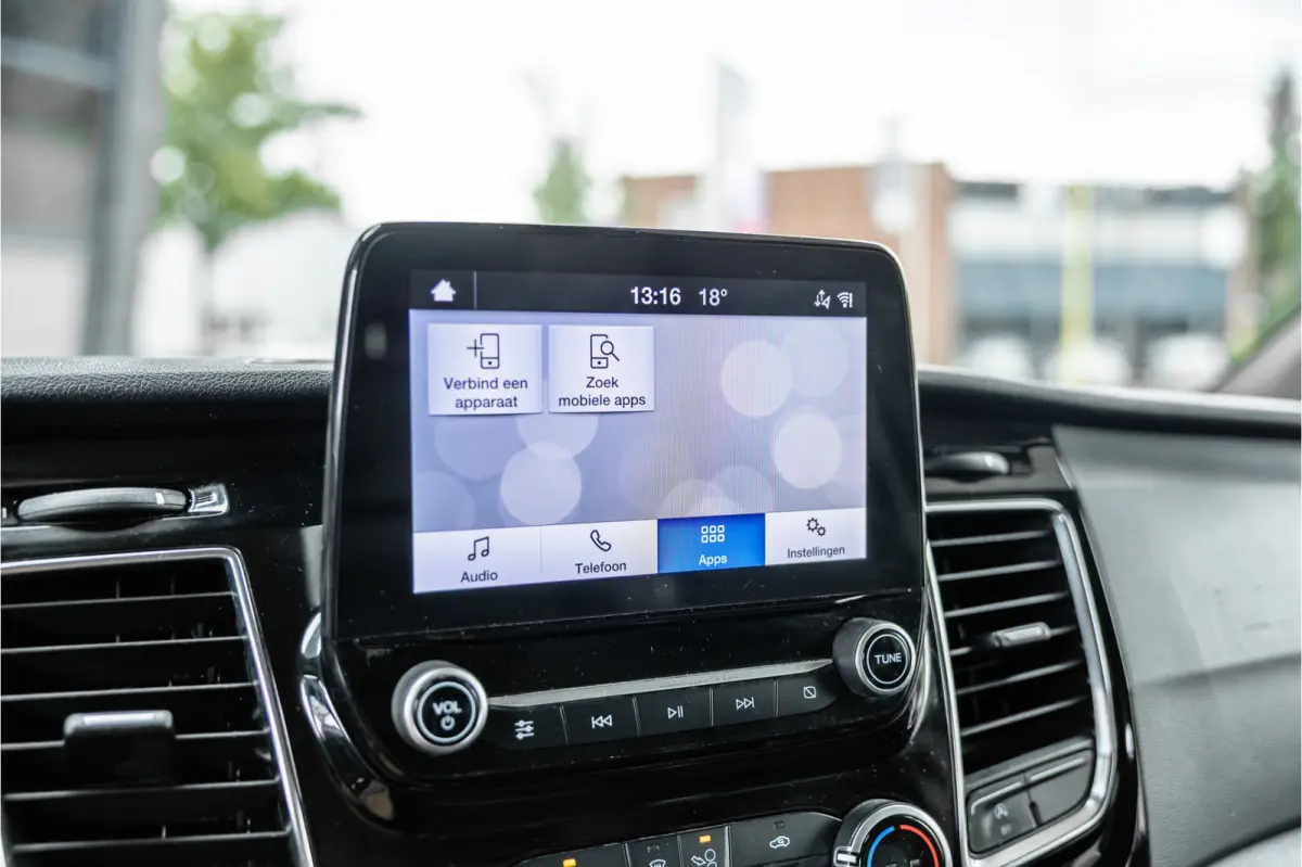 320 2.0 TDCI 185 PK L2H1 Sport | L+R Schuifdeur | CarPlay | Camera | Navigatie | Trekhaak | Stoelverwarming | Cruise control | DAB | Nieuwe APK