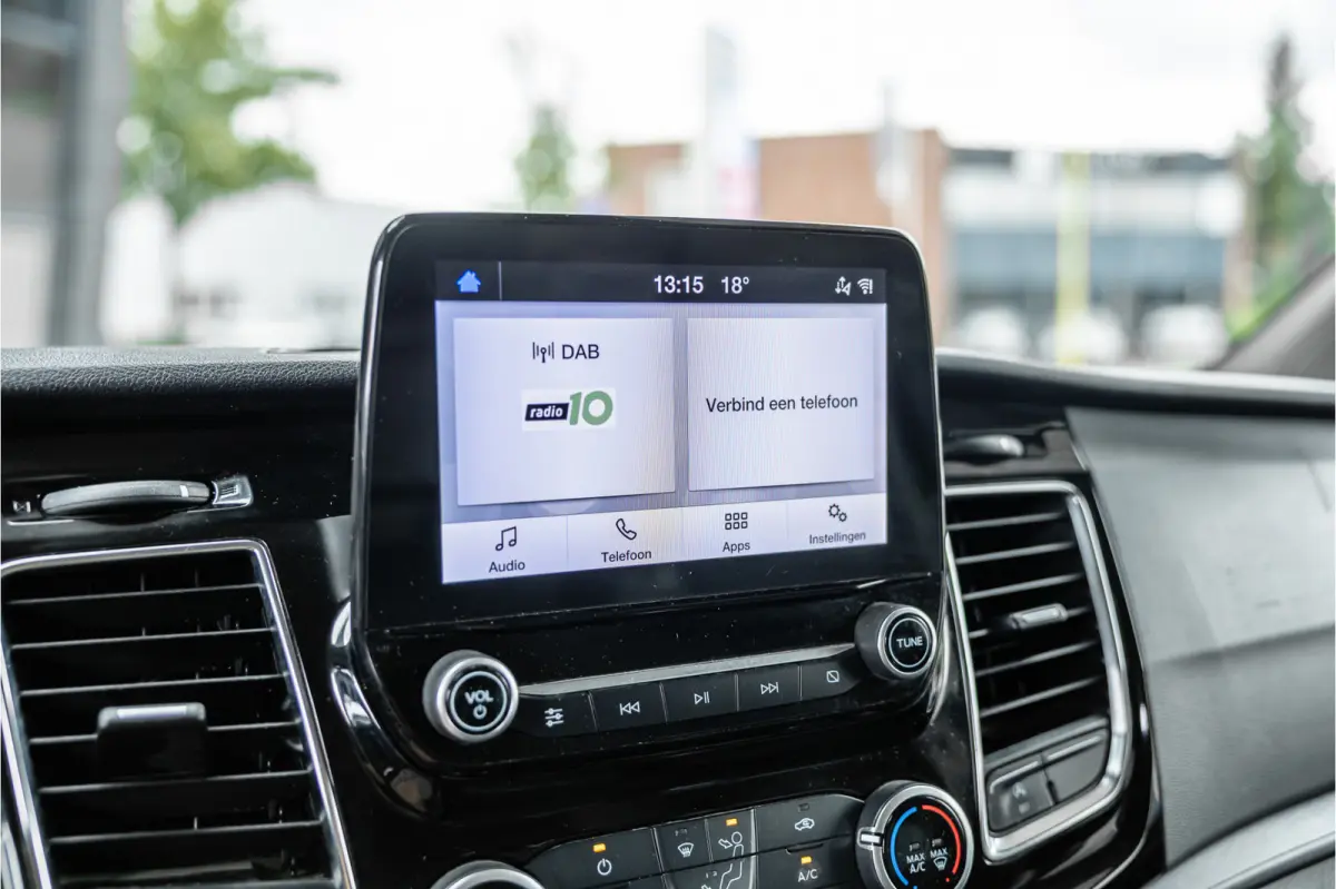 320 2.0 TDCI 185 PK L2H1 Sport | L+R Schuifdeur | CarPlay | Camera | Navigatie | Trekhaak | Stoelverwarming | Cruise control | DAB | Nieuwe APK