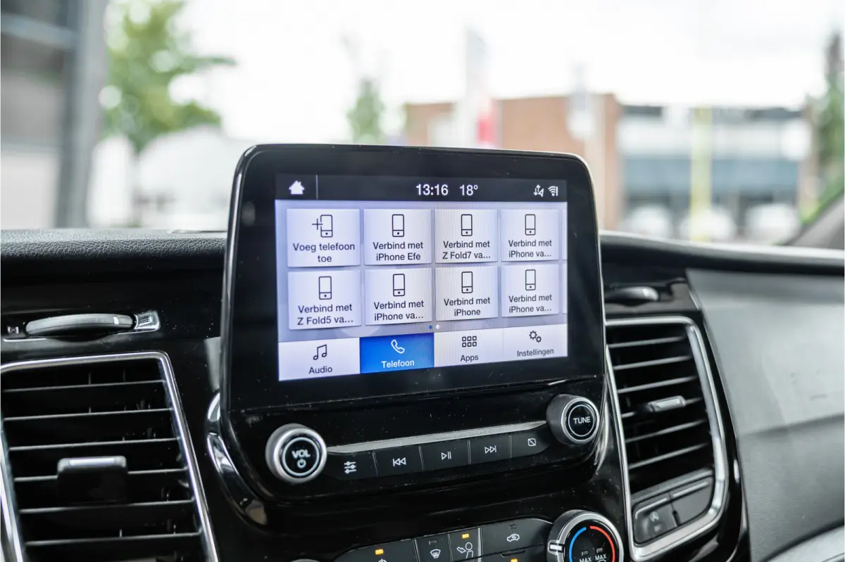 320 2.0 TDCI 185 PK L2H1 Sport | L+R Schuifdeur | CarPlay | Camera | Navigatie | Trekhaak | Stoelverwarming | Cruise control | DAB | Nieuwe APK
