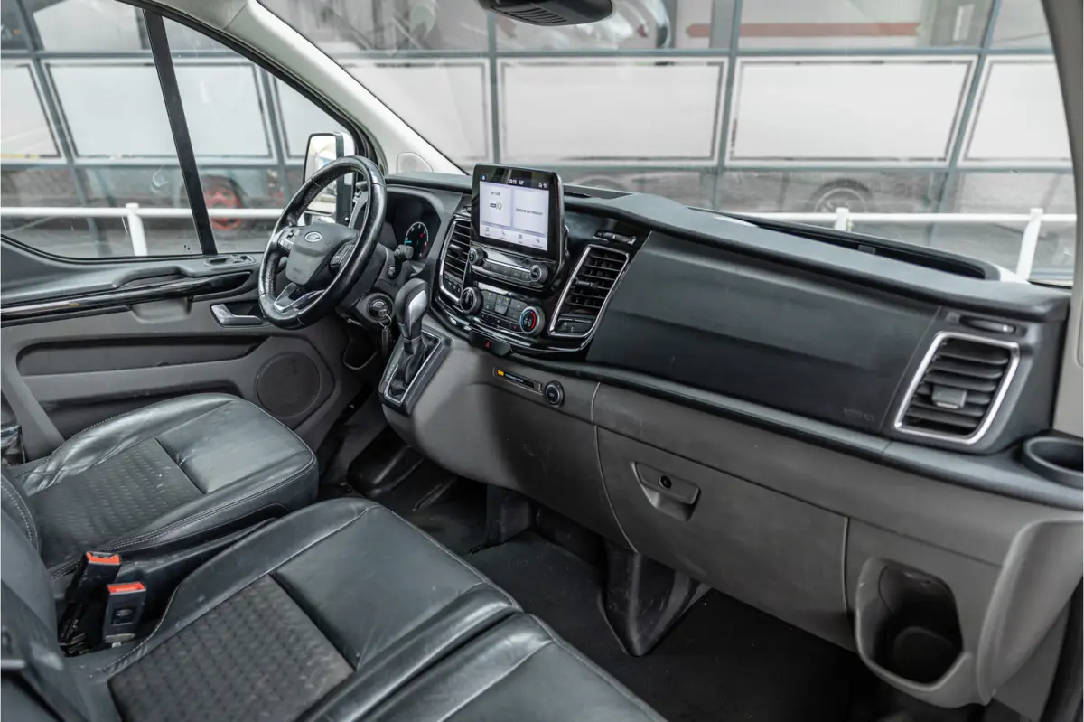 320 2.0 TDCI 185 PK L2H1 Sport | L+R Schuifdeur | CarPlay | Camera | Navigatie | Trekhaak | Stoelverwarming | Cruise control | DAB | Nieuwe APK
