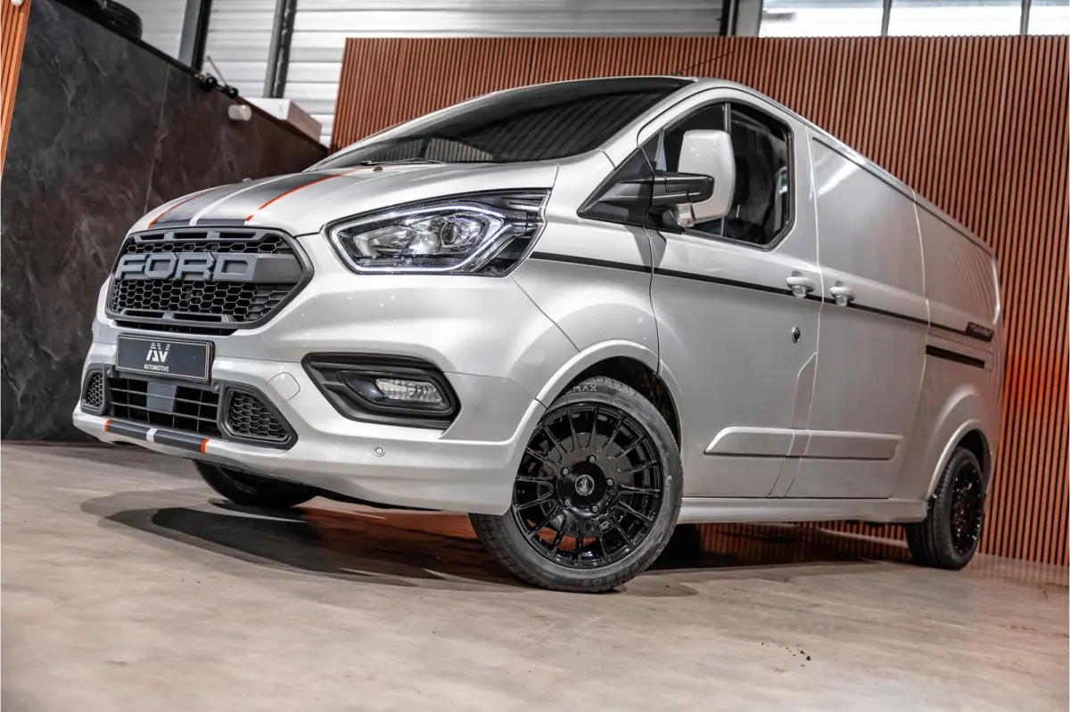 320 2.0 TDCI 185 PK L2H1 Sport | L+R Schuifdeur | CarPlay | Camera | Navigatie | Trekhaak | Stoelverwarming | Cruise control | DAB | Nieuwe APK