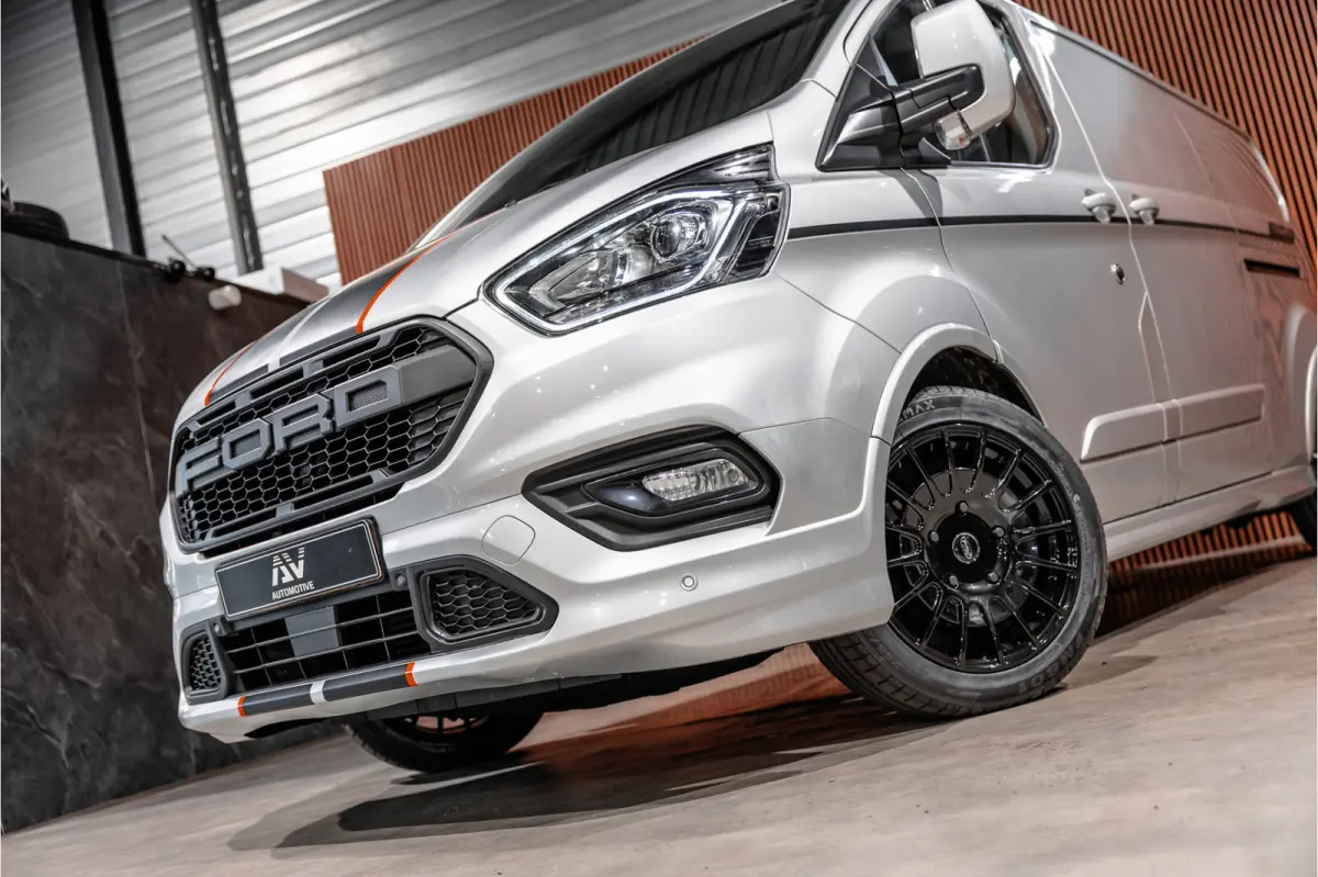 320 2.0 TDCI 185 PK L2H1 Sport | L+R Schuifdeur | CarPlay | Camera | Navigatie | Trekhaak | Stoelverwarming | Cruise control | DAB | Nieuwe APK