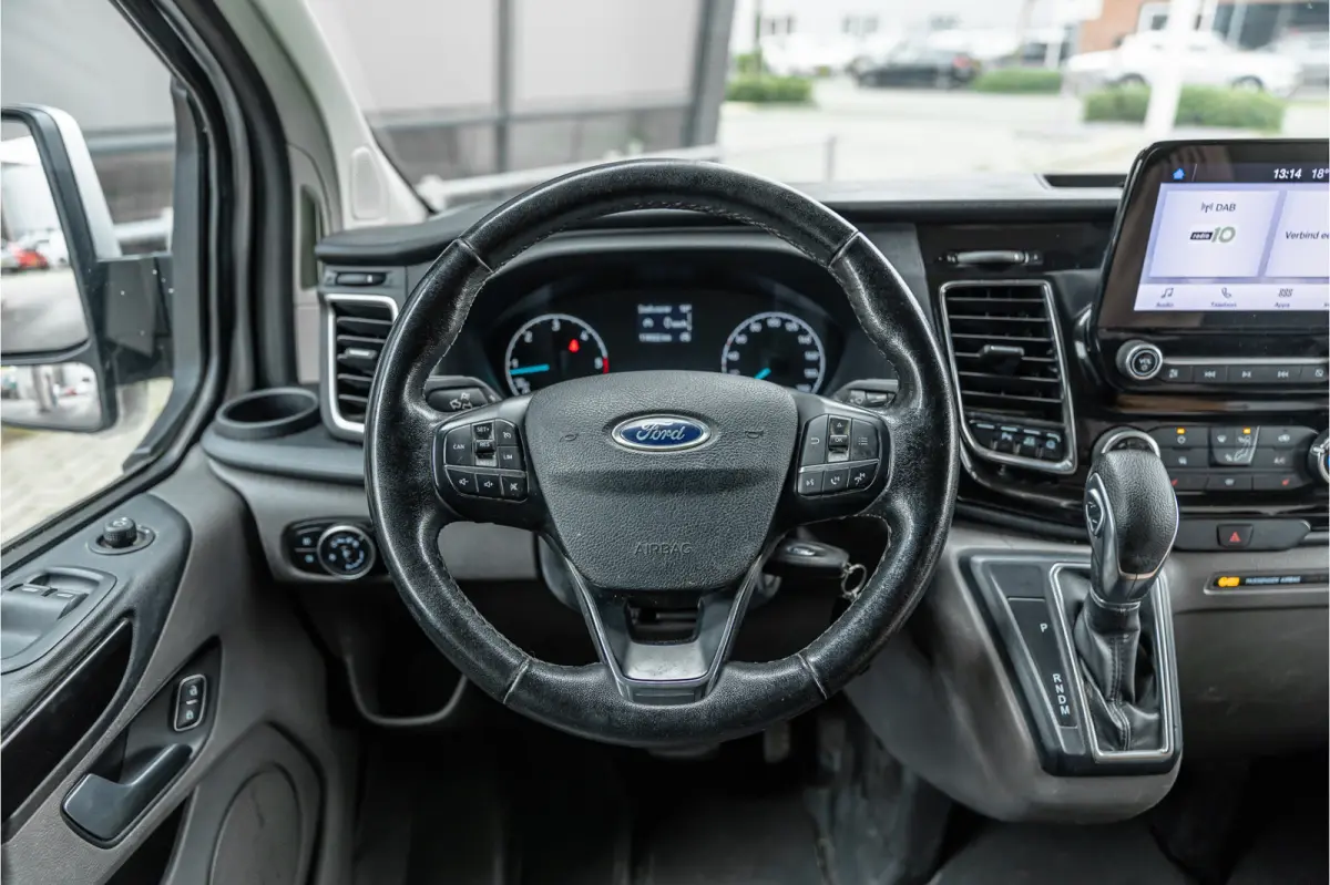320 2.0 TDCI 185 PK L2H1 Sport | L+R Schuifdeur | CarPlay | Camera | Navigatie | Trekhaak | Stoelverwarming | Cruise control | DAB | Nieuwe APK