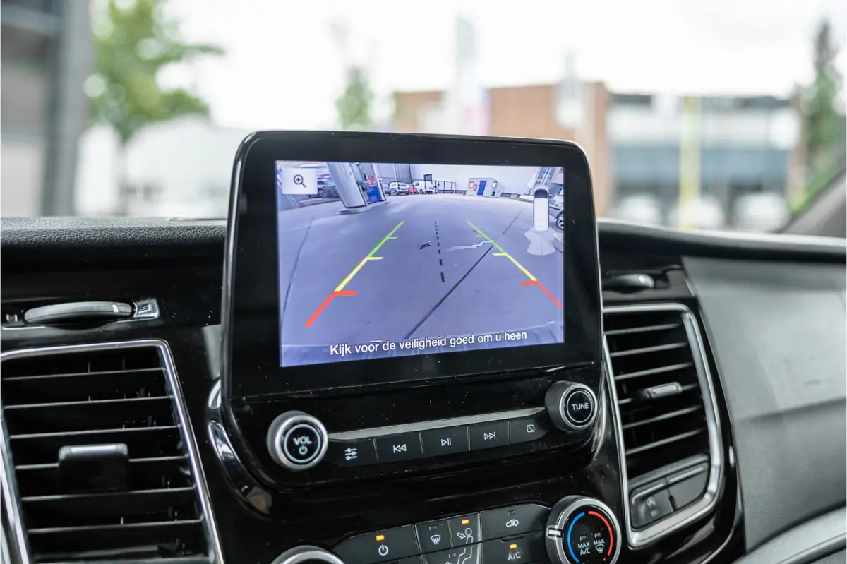 320 2.0 TDCI 185 PK L2H1 Sport | L+R Schuifdeur | CarPlay | Camera | Navigatie | Trekhaak | Stoelverwarming | Cruise control | DAB | Nieuwe APK