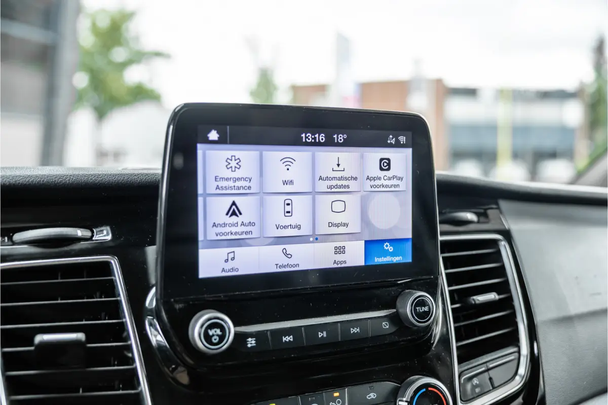320 2.0 TDCI 185 PK L2H1 Sport | L+R Schuifdeur | CarPlay | Camera | Navigatie | Trekhaak | Stoelverwarming | Cruise control | DAB | Nieuwe APK