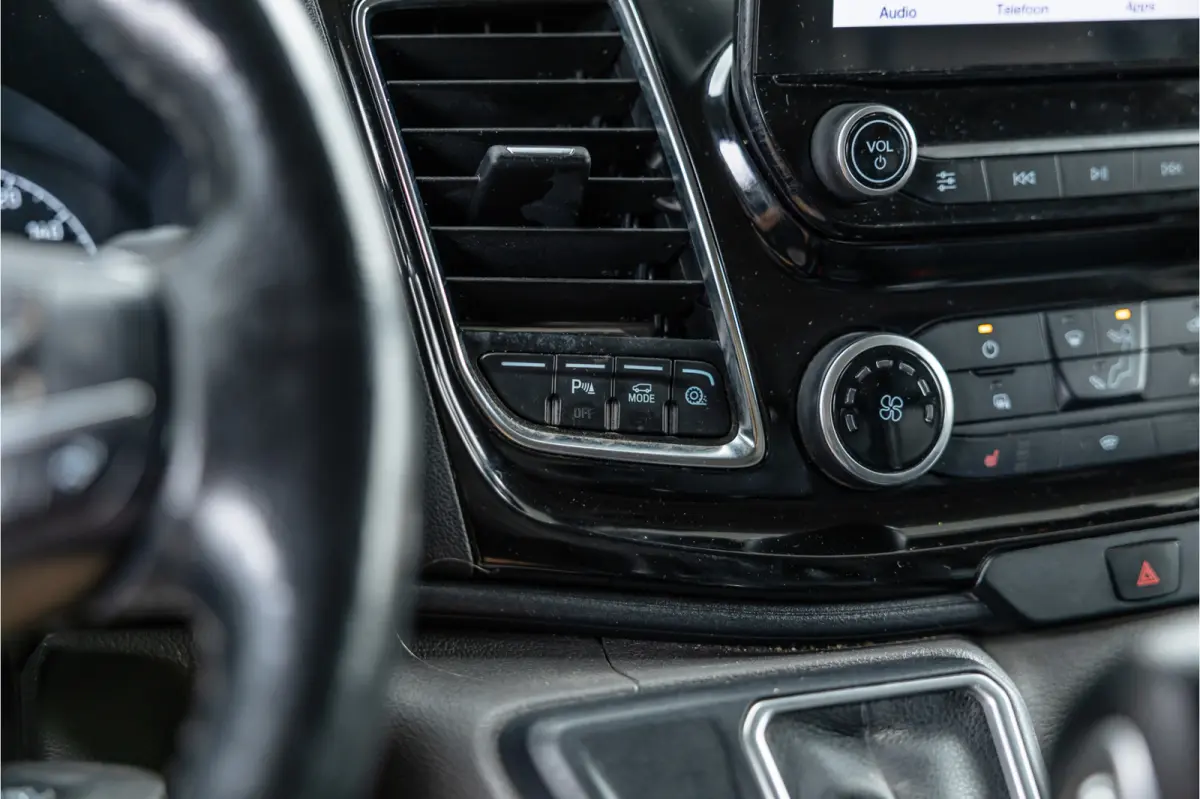 320 2.0 TDCI 185 PK L2H1 Sport | L+R Schuifdeur | CarPlay | Camera | Navigatie | Trekhaak | Stoelverwarming | Cruise control | DAB | Nieuwe APK