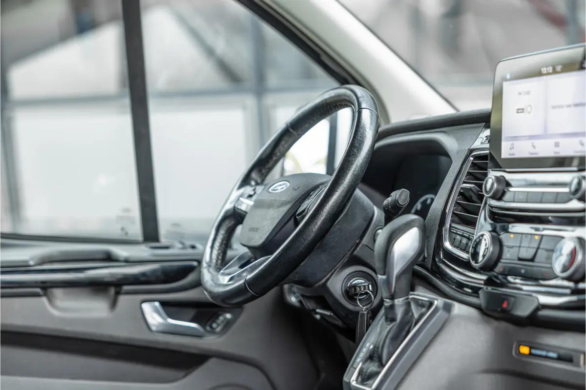 320 2.0 TDCI 185 PK L2H1 Sport | L+R Schuifdeur | CarPlay | Camera | Navigatie | Trekhaak | Stoelverwarming | Cruise control | DAB | Nieuwe APK