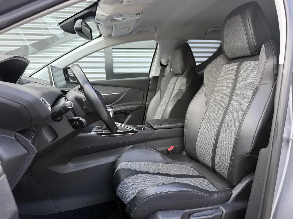 1.2 PureTech Allure Camera|Carplay|Cruise|PDC V+A|Elek achterklep|Elek ramen|D-riem vv in 2024|N.A.P|Nieuwe APK bij aflevering