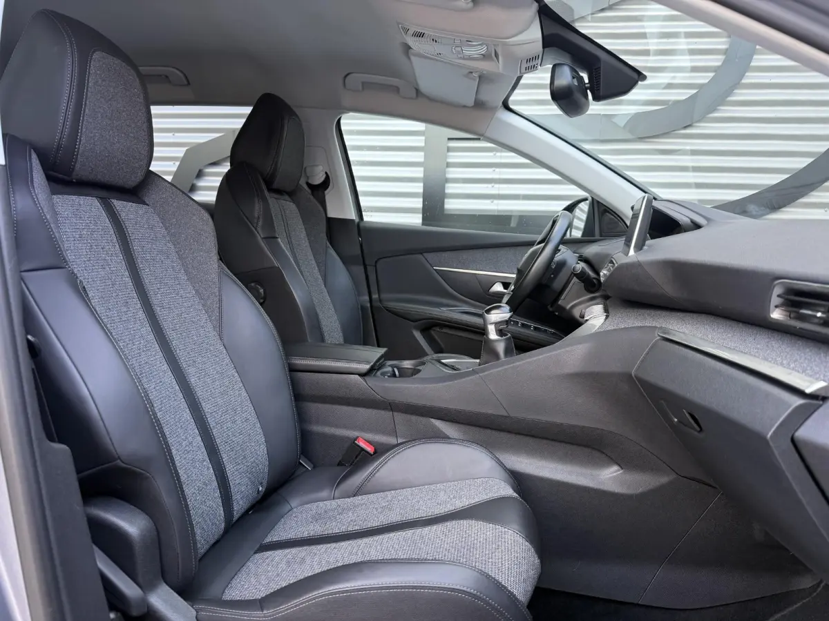 1.2 PureTech Allure Camera|Carplay|Cruise|PDC V+A|Elek achterklep|Elek ramen|D-riem vv in 2024|N.A.P|Nieuwe APK bij aflevering