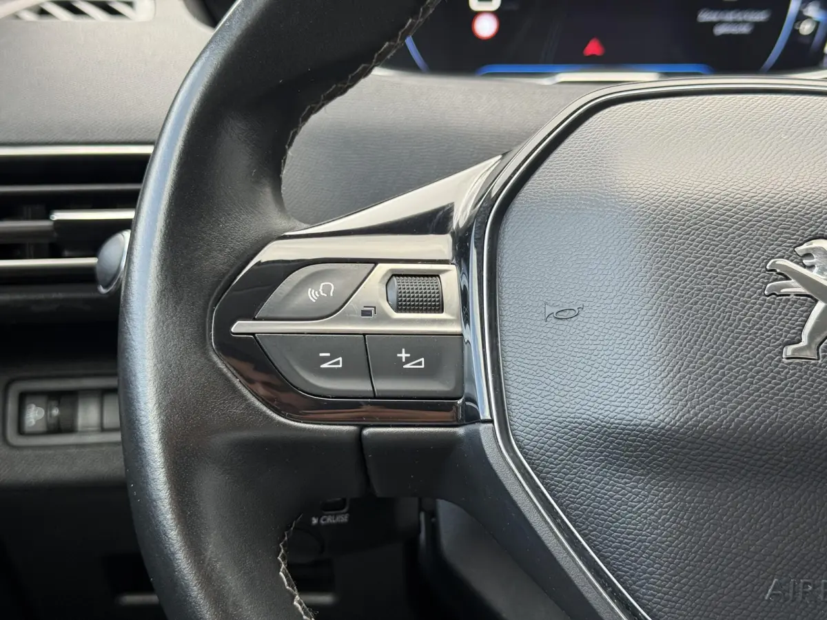 1.2 PureTech Allure Camera|Carplay|Cruise|PDC V+A|Elek achterklep|Elek ramen|D-riem vv in 2024|N.A.P|Nieuwe APK bij aflevering