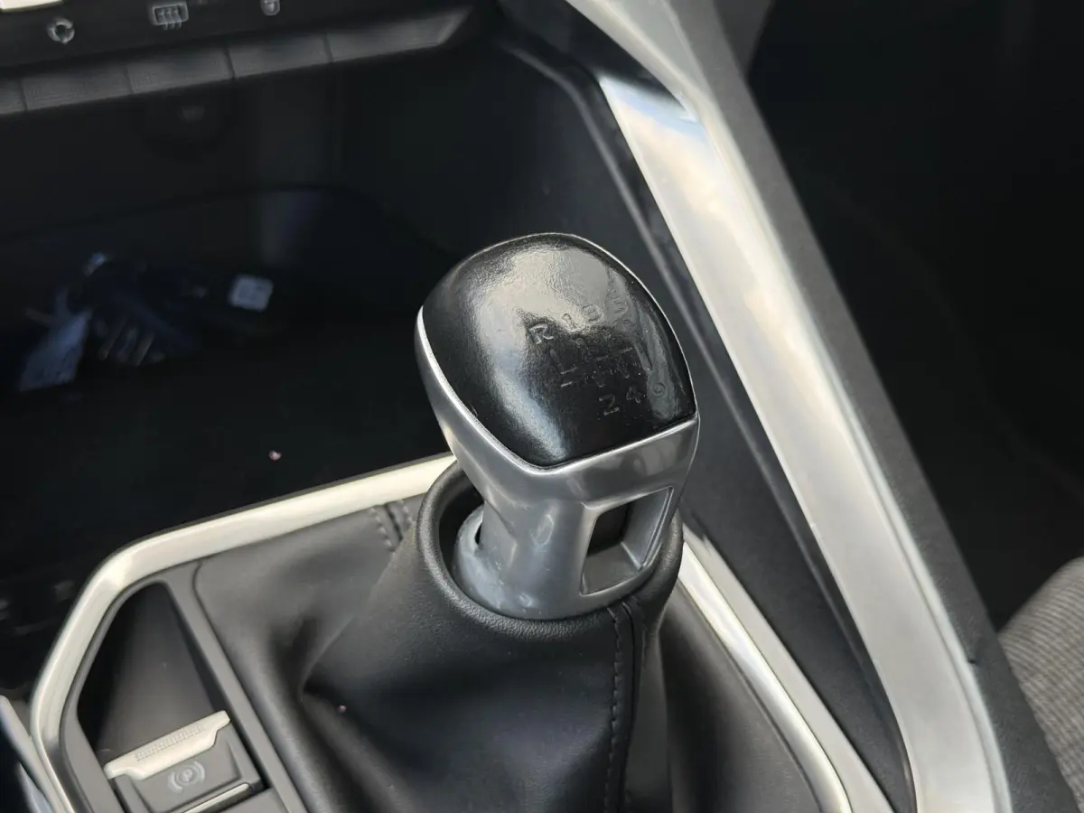 1.2 PureTech Allure Camera|Carplay|Cruise|PDC V+A|Elek achterklep|Elek ramen|D-riem vv in 2024|N.A.P|Nieuwe APK bij aflevering