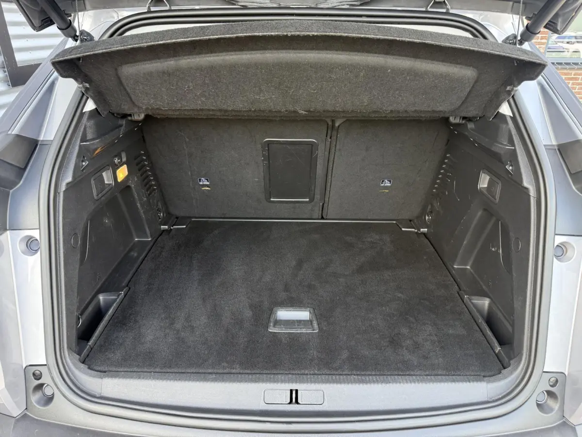 1.2 PureTech Allure Camera|Carplay|Cruise|PDC V+A|Elek achterklep|Elek ramen|D-riem vv in 2024|N.A.P|Nieuwe APK bij aflevering