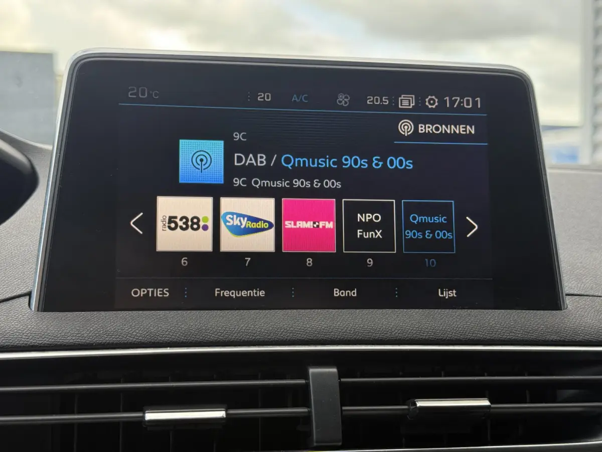 1.2 PureTech Allure Camera|Carplay|Cruise|PDC V+A|Elek achterklep|Elek ramen|D-riem vv in 2024|N.A.P|Nieuwe APK bij aflevering