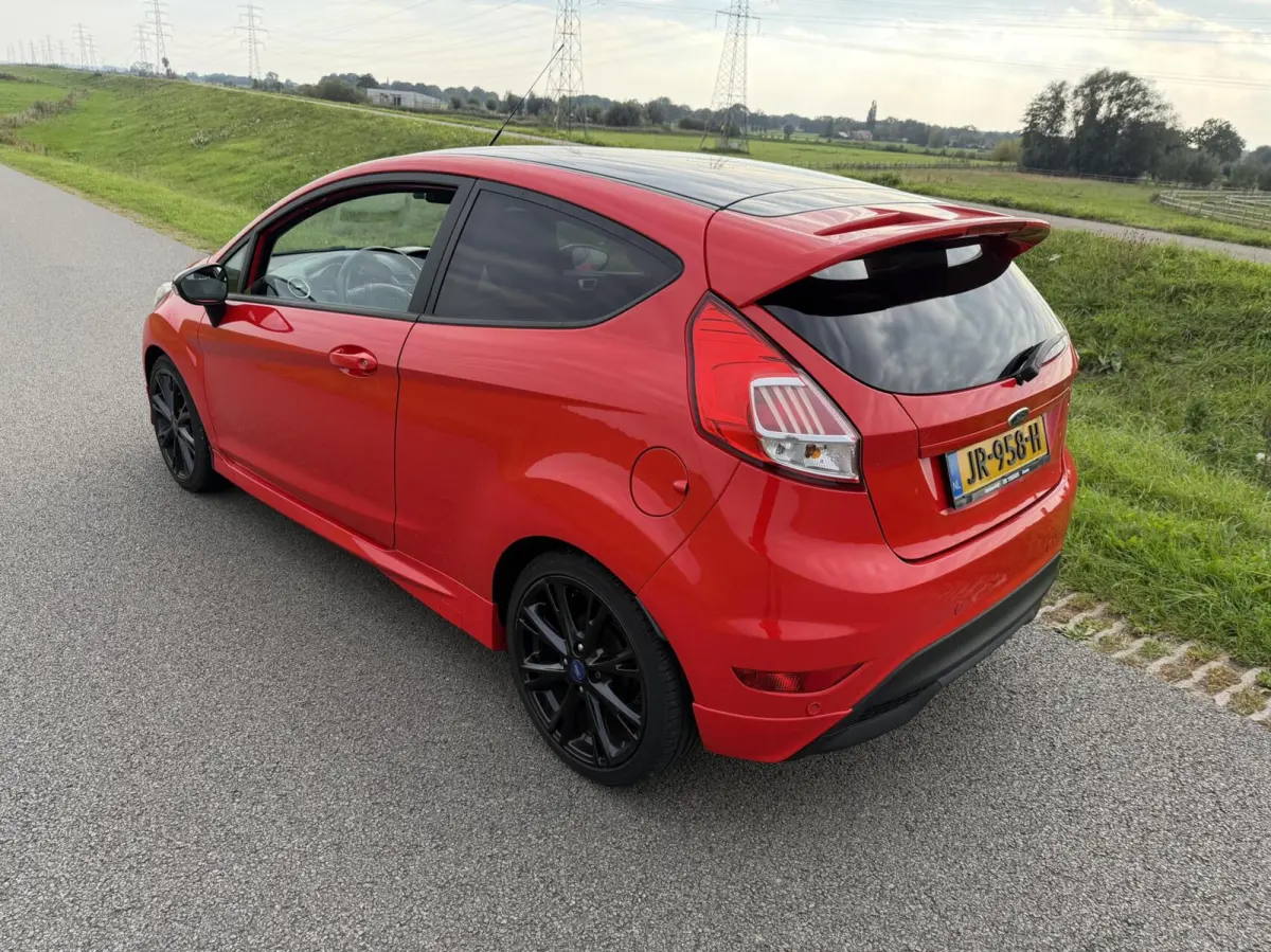 1.0 EcoBoost Red Edition 140pk 114382km nieuwe distributie