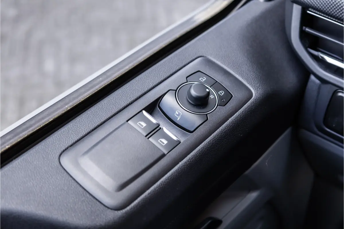 320 2.0 TDCI 150 PK L2H1 Limited | 6-zitter | ACC | Blind Spot | Navigatie | CarPlay | Camera | Trekhaak | Stoel- en stuurwielverwarming | DAB | BPM Vrij | Luxe dubbel cabine