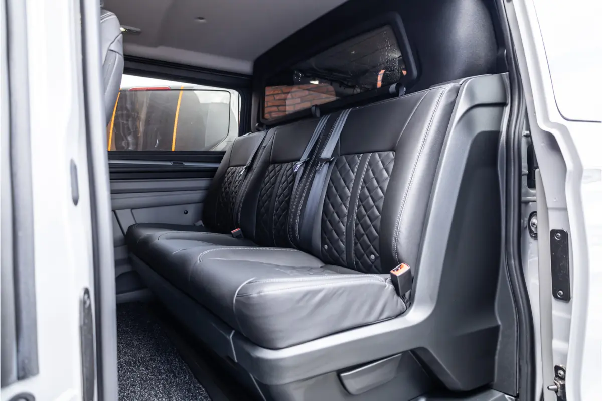320 2.0 TDCI 150 PK L2H1 Limited | 6-zitter | ACC | Blind Spot | Navigatie | CarPlay | Camera | Trekhaak | Stoel- en stuurwielverwarming | DAB | BPM Vrij | Luxe dubbel cabine