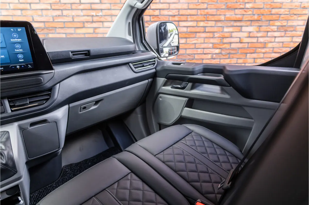 320 2.0 TDCI 150 PK L2H1 Limited | 6-zitter | ACC | Blind Spot | Navigatie | CarPlay | Camera | Trekhaak | Stoel- en stuurwielverwarming | DAB | BPM Vrij | Luxe dubbel cabine