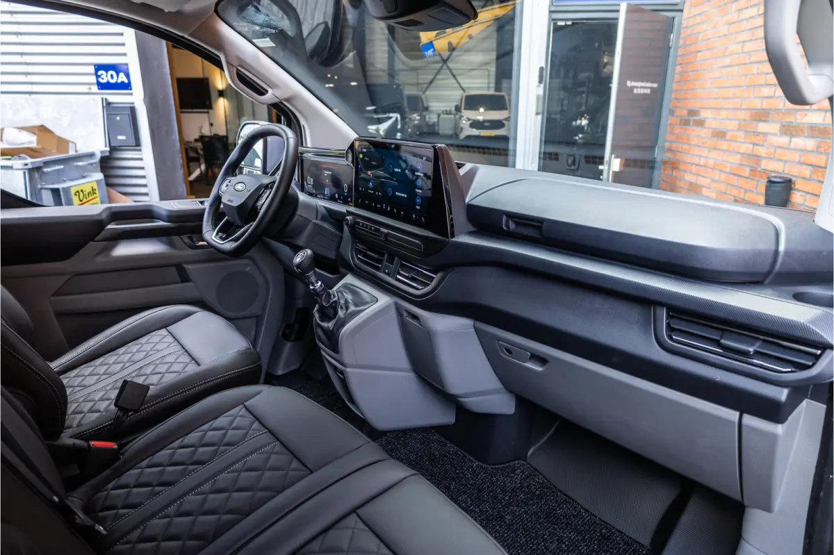 320 2.0 TDCI 150 PK L2H1 Limited | 6-zitter | ACC | Blind Spot | Navigatie | CarPlay | Camera | Trekhaak | Stoel- en stuurwielverwarming | DAB | BPM Vrij | Luxe dubbel cabine