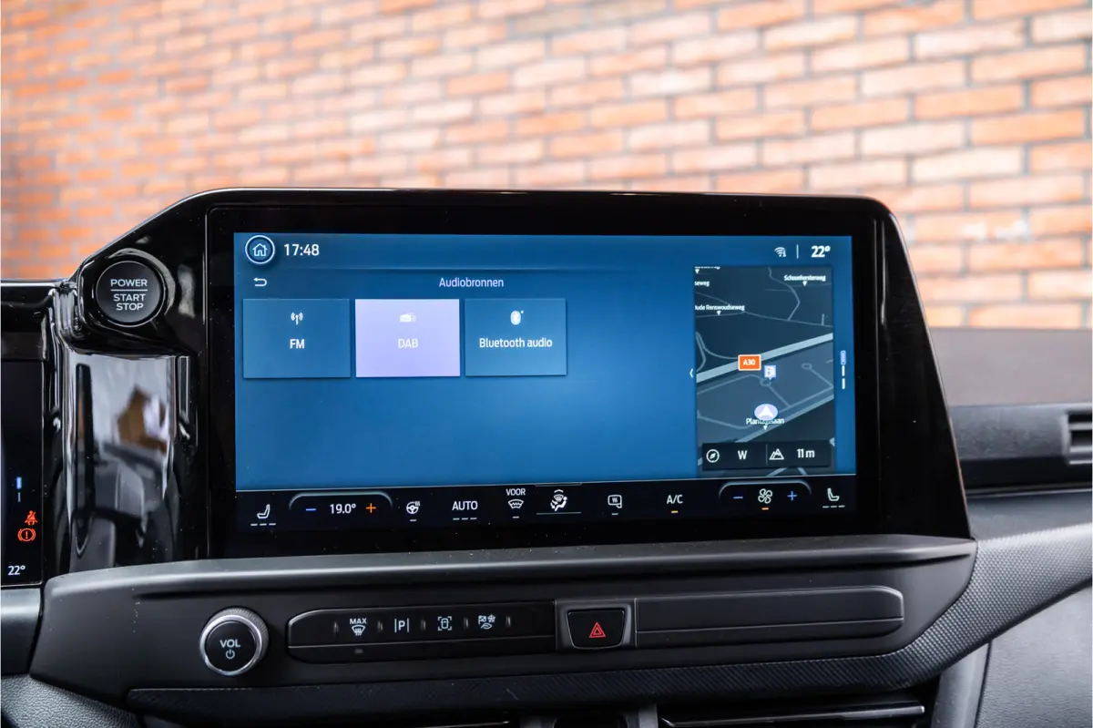 320 2.0 TDCI 150 PK L2H1 Limited | 6-zitter | ACC | Blind Spot | Navigatie | CarPlay | Camera | Trekhaak | Stoel- en stuurwielverwarming | DAB | BPM Vrij | Luxe dubbel cabine