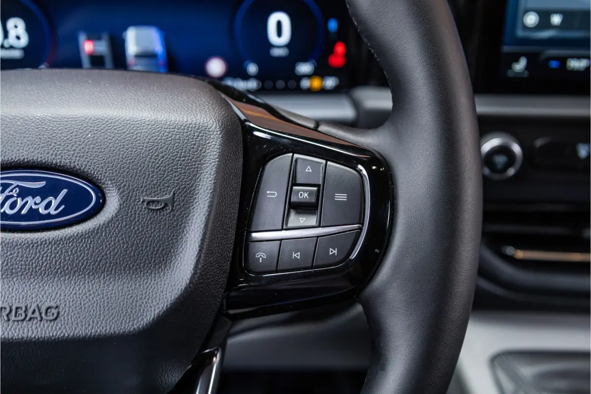 320 2.0 TDCI 150 PK L2H1 Limited | 6-zitter | ACC | Blind Spot | Navigatie | CarPlay | Camera | Trekhaak | Stoel- en stuurwielverwarming | DAB | BPM Vrij | Luxe dubbel cabine