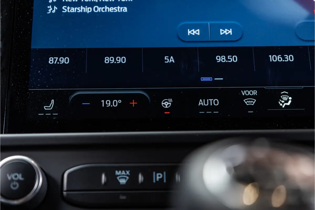 320 2.0 TDCI 150 PK L2H1 Limited | 6-zitter | ACC | Blind Spot | Navigatie | CarPlay | Camera | Trekhaak | Stoel- en stuurwielverwarming | DAB | BPM Vrij | Luxe dubbel cabine