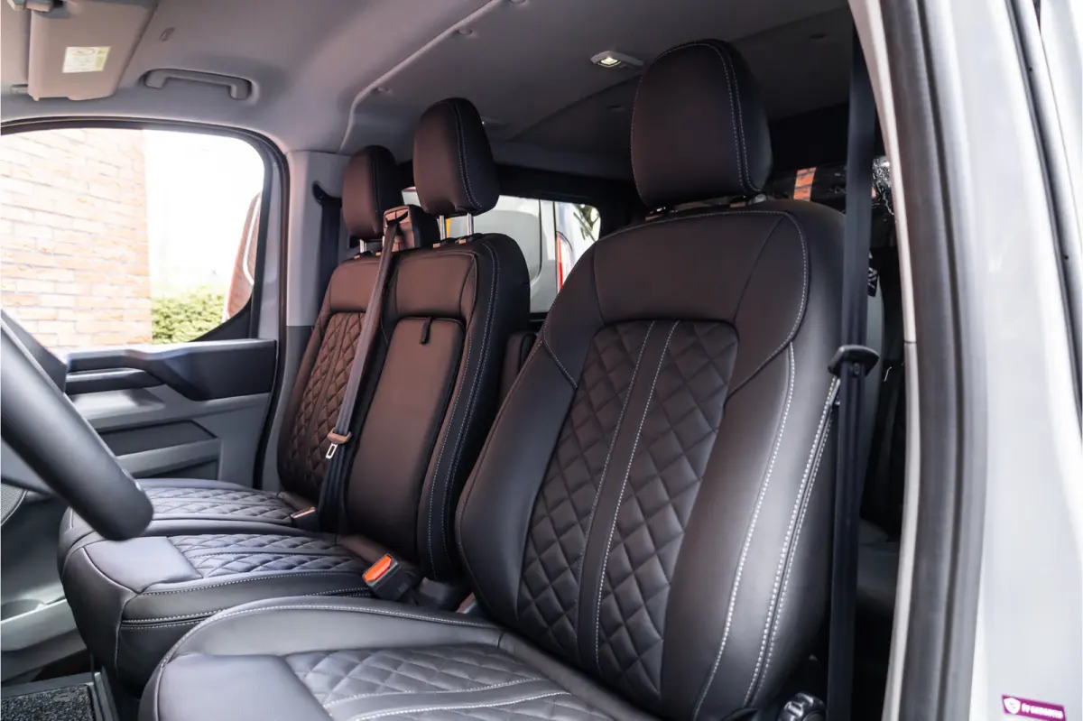 320 2.0 TDCI 150 PK L2H1 Limited | 6-zitter | ACC | Blind Spot | Navigatie | CarPlay | Camera | Trekhaak | Stoel- en stuurwielverwarming | DAB | BPM Vrij | Luxe dubbel cabine