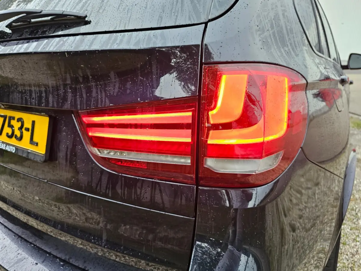 XDrive40e High Executive M-sport dealer onderhouden