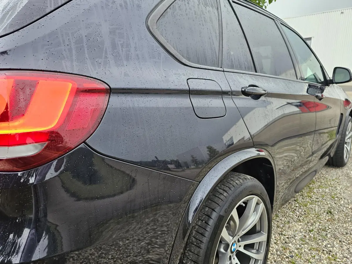 XDrive40e High Executive M-sport dealer onderhouden