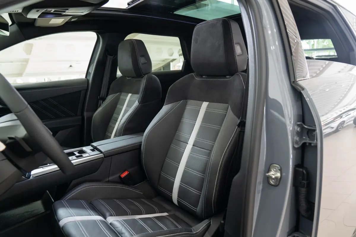 Ultimate AWD 73 kWh | Tot 8 Jaar Garantie | Lederen Bekleding | Panoramadak | Head-up | 20 Inch Lichtmetaal | Stoelvewarming en ventilatie | Stoel massage |